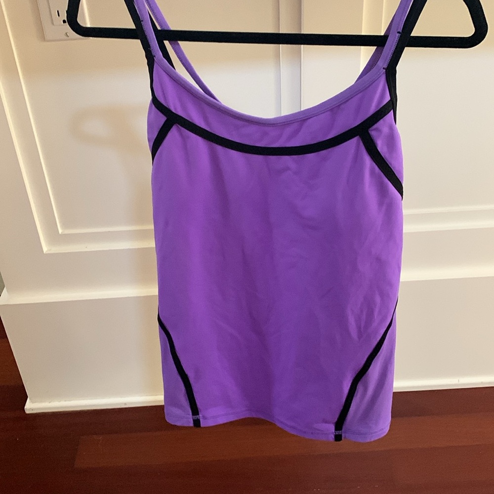 Lululemon sports top
